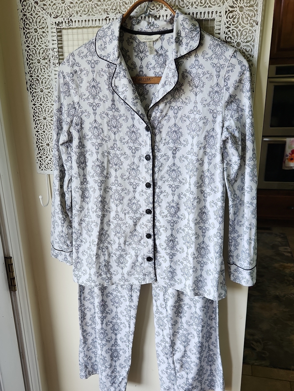 Soma sz S Black & White Pajama Set Damask Scroll